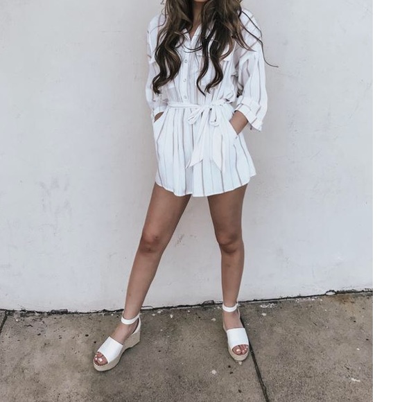 💥SALE💥 NWT CHARLIE HOLIDAY EXPEDITION ROMPER - Picture 2 of 3